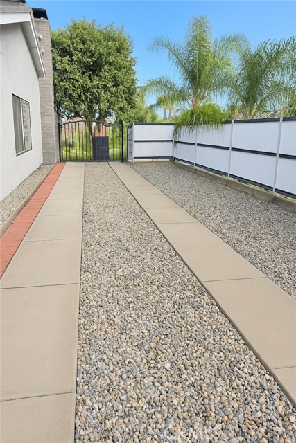 Detail Gallery Image 15 of 19 For 741 Saint Andrews, Corona,  CA 92882 - 4 Beds | 2 Baths