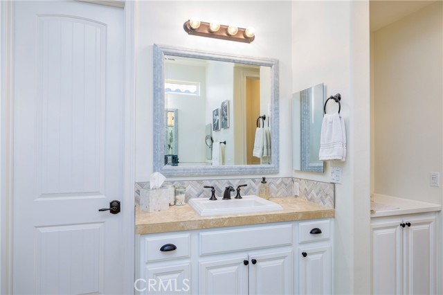 Image 14 of 37 For 57755 Barristo Circle