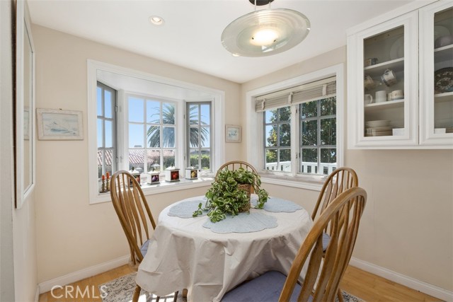 9 N Encino, Laguna Beach CA: https://media.crmls.org/medias/5781e12f-df2d-485f-9ce7-2921feab18b2.jpg