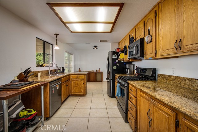 Detail Gallery Image 14 of 41 For 5750 Hall Ln, Twentynine Palms,  CA 92277 - 3 Beds | 2 Baths