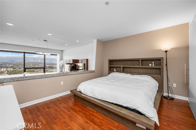 Detail Gallery Image 5 of 17 For 1100 Wilshire #3005,  Los Angeles,  CA 90017 - 1 Beds | 1 Baths