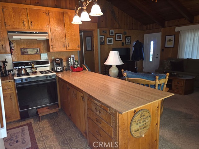 Detail Gallery Image 11 of 31 For 31116 All View, Running Springs,  CA 92382 - 3 Beds | 1/1 Baths