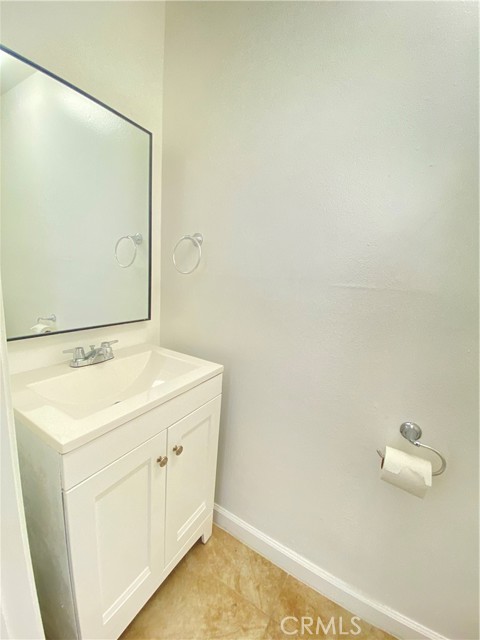 Detail Gallery Image 8 of 15 For 12196 Carnation Ln #B,  Moreno Valley,  CA 92557 - 2 Beds | 1/1 Baths
