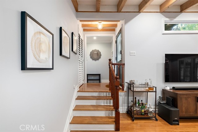 Detail Gallery Image 16 of 48 For 4040 Murietta Ave, Sherman Oaks,  CA 91423 - 3 Beds | 3 Baths