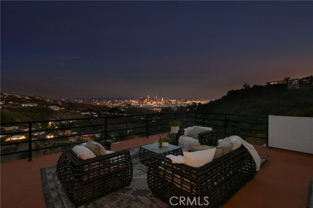 Detail Gallery Image 38 of 40 For 8383 Wyndham Rd, Los Angeles,  CA 90046 - 3 Beds | 2/1 Baths