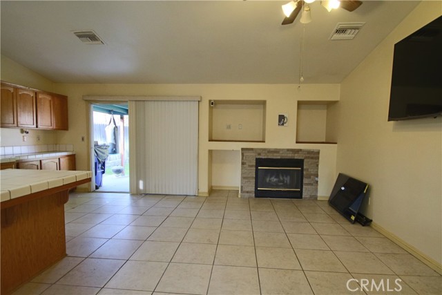 Detail Gallery Image 7 of 25 For 6318 Cupertino Ct, Bakersfield,  CA 93313 - 3 Beds | 2 Baths