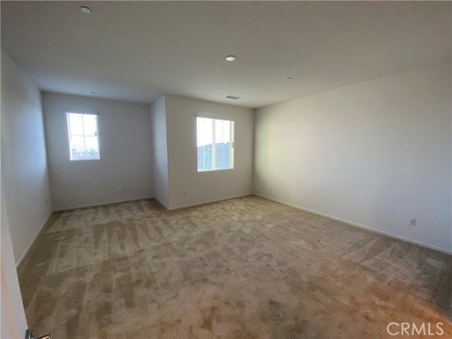 Detail Gallery Image 10 of 17 For 5630 Altamura Way, Fontana,  CA 92336 - 3 Beds | 2/1 Baths