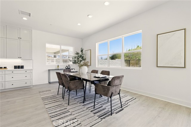 27546 Elderberry Drive, Valencia CA: https://media.crmls.org/medias/5784f6fa-3191-452c-b3cf-923e31caa2f9.jpg