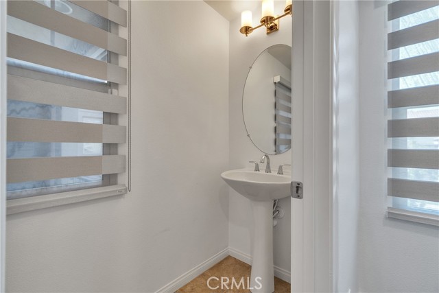 58 Origin, Irvine CA: https://media.crmls.org/medias/5785000a-0f91-4ed8-b06e-aaf6c74ea694.jpg