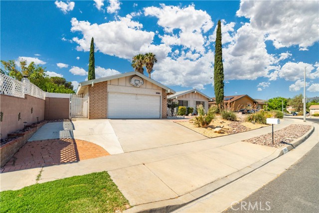 Detail Gallery Image 2 of 32 For 2638 W Avenue J8, Lancaster,  CA 93536 - 3 Beds | 2 Baths
