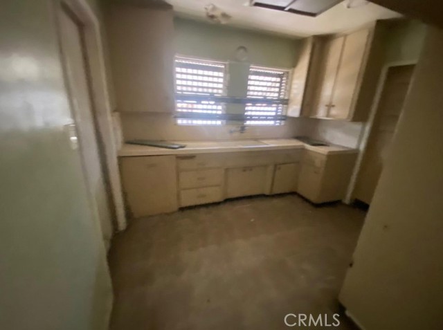 Detail Gallery Image 2 of 7 For 2640 Grand Ave, Huntington Park,  CA 90255 - 3 Beds | 1 Baths