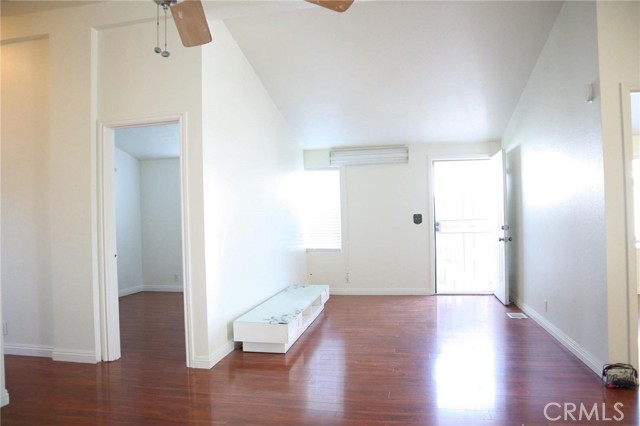 Detail Gallery Image 16 of 24 For 323 N Euclid St, Sp 65 #65,  Santa Ana,  CA 92703 - 4 Beds | 2 Baths