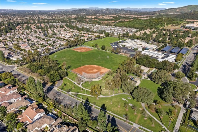 Detail Gallery Image 29 of 31 For 98 Winslow, Irvine,  CA 92620 - 4 Beds | 3/1 Baths