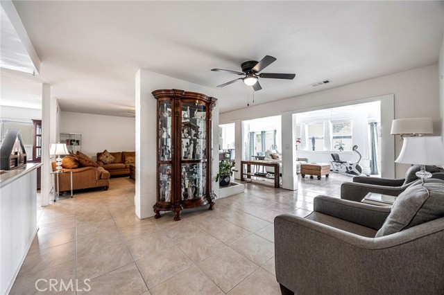 1363 N San Antonio Ave, Upland CA: https://media.crmls.org/medias/5786e307-a46b-4c07-814e-af6b860314b2.jpg