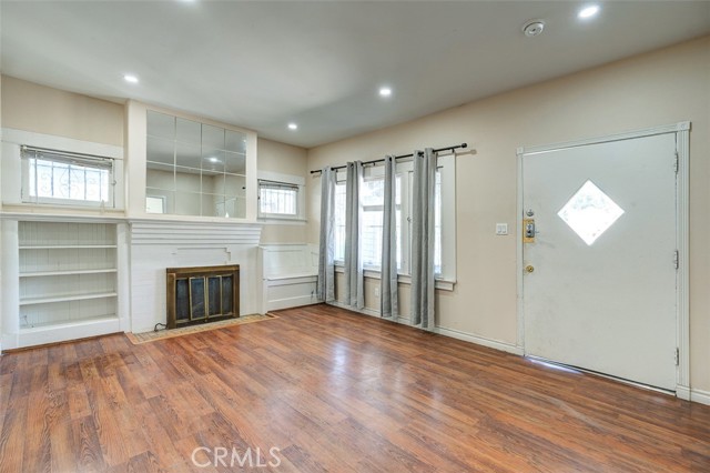 1234 W 37TH Drive, Los Angeles CA: https://media.crmls.org/medias/57873e08-6bb8-4fb9-b430-bd97668768e8.jpg