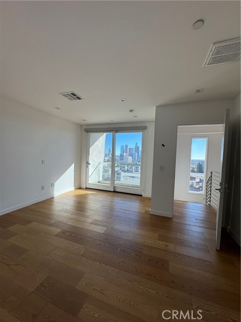 1035 Figueroa Ter, Los Angeles CA: https://media.crmls.org/medias/578740b4-9176-4f11-9752-ba85f37dc943.jpg