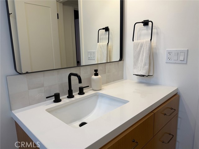 Detail Gallery Image 29 of 38 For 1401 12th #B,  Manhattan Beach,  CA 90266 - 3 Beds | 2 Baths