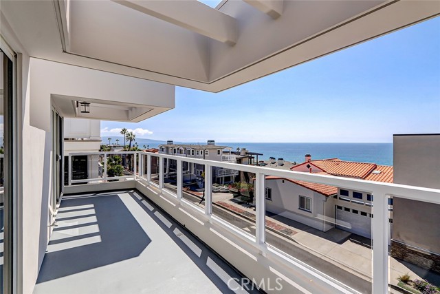3304 Manhattan Avenue, Manhattan Beach, California 90266, 2 Bedrooms Bedrooms, ,2 BathroomsBathrooms,Residential,Sold,Manhattan,SB23169672