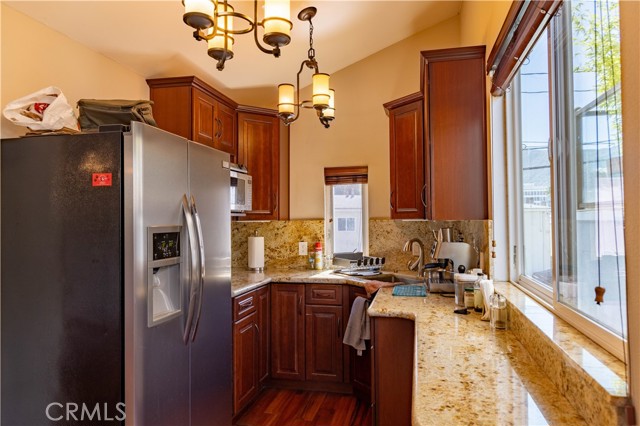 Detail Gallery Image 58 of 66 For 124 N Naomi, Burbank,  CA 91505 - 4 Beds | 3 Baths