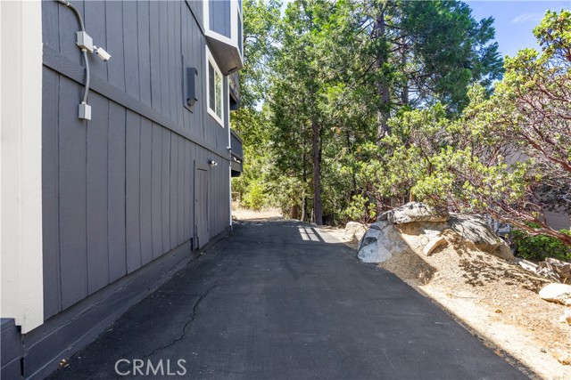 Detail Gallery Image 11 of 55 For 28833 Manitoba Dr, Lake Arrowhead,  CA 92352 - 3 Beds | 2/1 Baths