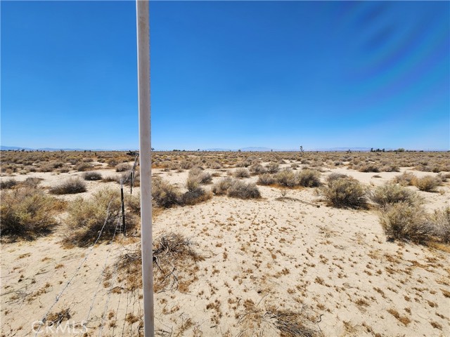 2 AC 122 E Street, Lancaster CA: https://media.crmls.org/medias/578c6e94-c68b-4e25-b3e2-dde2845a9eec.jpg