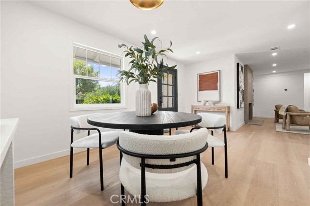 3170 Corinth Avenue, Los Angeles CA: https://media.crmls.org/medias/578cb388-8a50-4cc4-8fde-25da765cbe09.jpg
