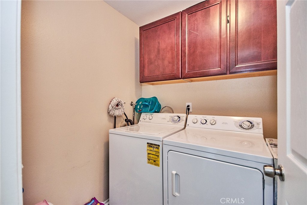 https://media.crmls.org/medias/578ccc21-9f1b-4929-8d1f-98d7e3635094.jpg?preset=X-Large