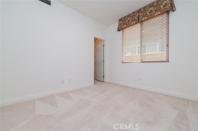 11 Lynnfield, Irvine CA: https://media.crmls.org/medias/578daf9d-1c53-4643-9117-22b4ecd2cecd.jpg