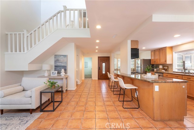 481 Kakkis Drive, Long Beach CA: https://media.crmls.org/medias/578dddc2-a1bf-4ffc-8a0b-cee8d3b6b962.jpg