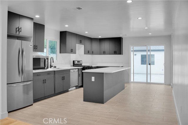 6513 San Miguel Street, Paramount CA: https://media.crmls.org/medias/578dee1a-2afa-4cc1-809c-f6b9ef44360a.jpg