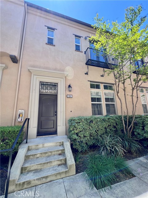 Detail Gallery Image 3 of 36 For 4432 Owens St #104,  Corona,  CA 92883 - 3 Beds | 2/1 Baths