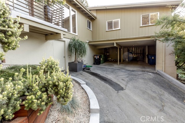 Detail Gallery Image 15 of 54 For 2412 Canyon Oak Dr, Los Angeles,  CA 90068 - 3 Beds | 2 Baths