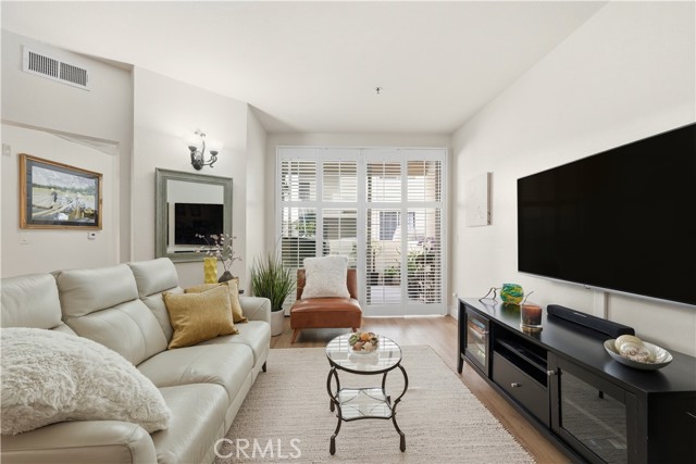 Detail Gallery Image 4 of 38 For 535 Magnolia #113,  Long Beach,  CA 90802 - 1 Beds | 1 Baths