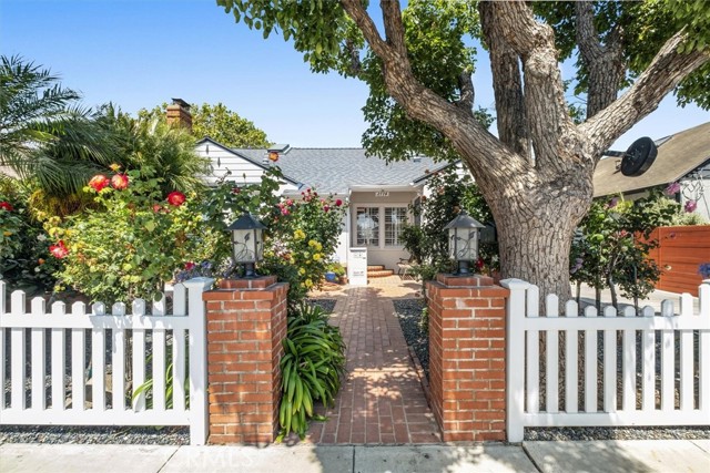 Detail Gallery Image 6 of 34 For 2774 Sawtelle Bld, Los Angeles,  CA 90064 - 3 Beds | 3 Baths