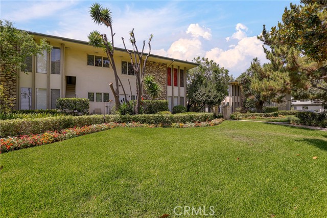Detail Gallery Image 2 of 34 For 767 S Orange Grove Bld #3,  Pasadena,  CA 91105 - 3 Beds | 2/1 Baths