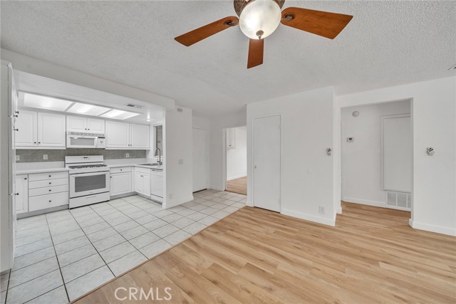 Detail Gallery Image 8 of 43 For 901 Golden Springs Dr #D13,  Diamond Bar,  CA 91765 - 3 Beds | 2 Baths