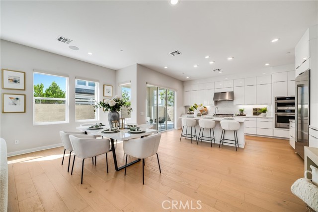 Front Image Thumbnail for CROC25270377