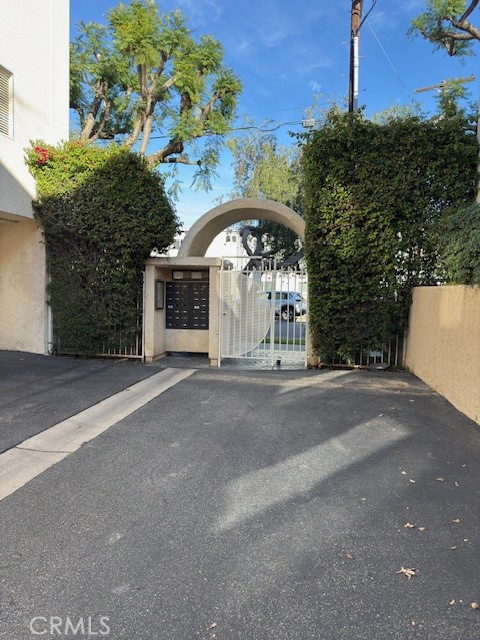 Detail Gallery Image 23 of 24 For 19400 Wyandotte #16,  Reseda,  CA 91335 - 3 Beds | 2 Baths