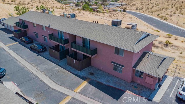 16518 Avalon Avenue, Victorville CA: https://media.crmls.org/medias/5790c502-a0e1-4025-ba78-9e0174b1af6e.jpg