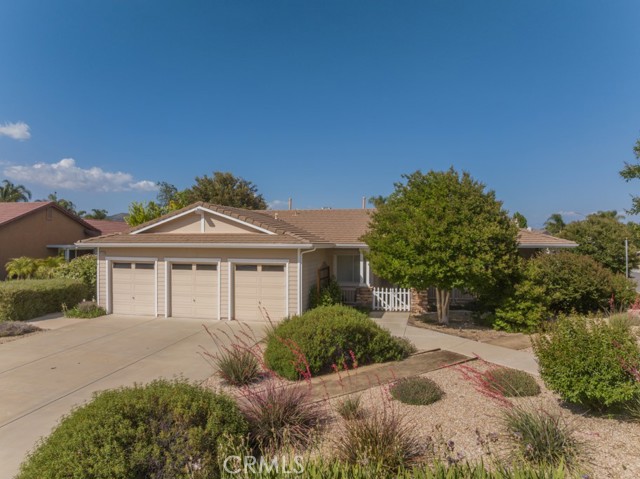42133 Wagon Wheel Lane, Murrieta CA: https://media.crmls.org/medias/5793f2ed-fd16-4e93-b45c-c65fe4fa36b1.jpg