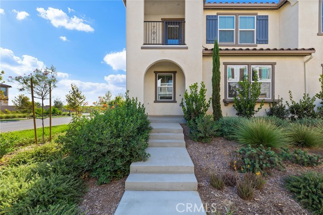 Detail Gallery Image 3 of 32 For 3906 E Coronado Privado, Ontario,  CA 91761 - 3 Beds | 2/1 Baths
