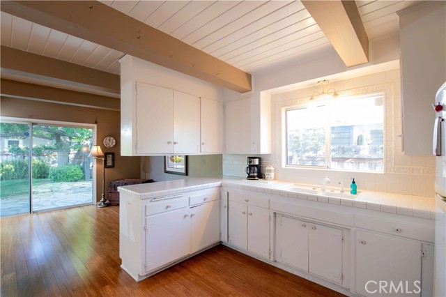 22654 Dolorosa Street, Woodland Hills CA: https://media.crmls.org/medias/57955462-243c-42a3-bf4f-2d77eeb54b15.jpg