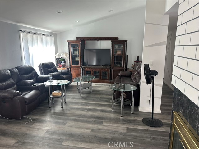 20723 Dolorosa Street, Woodland Hills CA: https://media.crmls.org/medias/57957ab2-7dee-4cc8-9490-e7a8f86bcadf.jpg