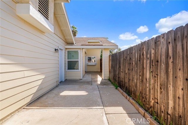 Detail Gallery Image 2 of 10 For 13981 Elmwood Ct, Moreno Valley,  CA 92553 - 2 Beds | 1 Baths