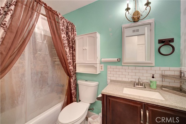 Detail Gallery Image 8 of 12 For 421 S O Pl, Lompoc,  CA 93436 - 4 Beds | 2 Baths