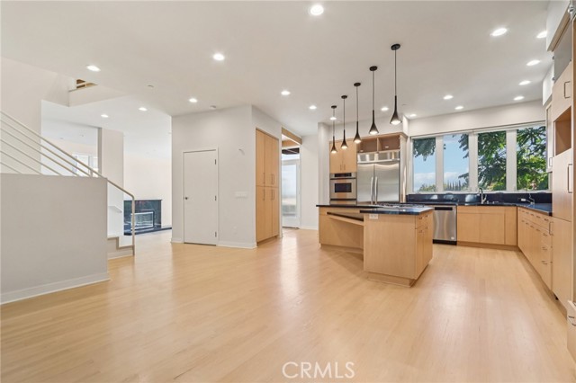Detail Gallery Image 26 of 75 For 13424 Contour Dr, Sherman Oaks,  CA 91423 - 3 Beds | 4 Baths