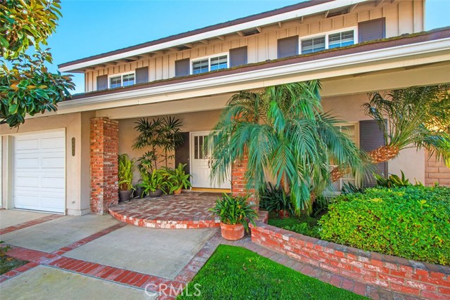 6902 Via Carona Dr, Huntington Beach, CA 92647