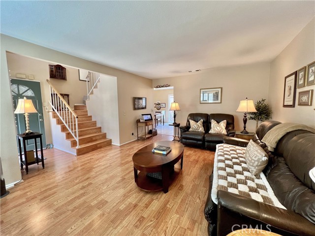 Detail Gallery Image 5 of 48 For 539 N Dartmouth Way #31,  Anaheim,  CA 92801 - 2 Beds | 2/1 Baths