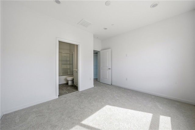 Detail Gallery Image 28 of 31 For 9427 N Sepulveda Blvd. #5,  North Hills,  CA 91343 - 3 Beds | 2/1 Baths