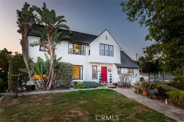 1967 Hilldale Drive, La Canada Flintridge CA: https://media.crmls.org/medias/579a3aeb-5f5c-4199-8c9b-a6882074c7a6.jpg